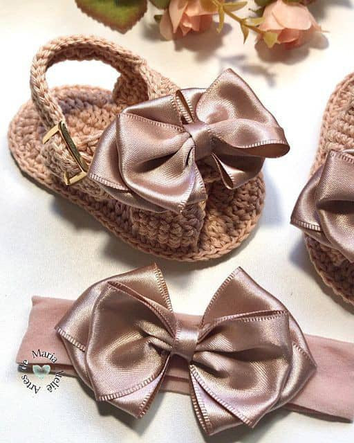 Baby's sandal and accessories